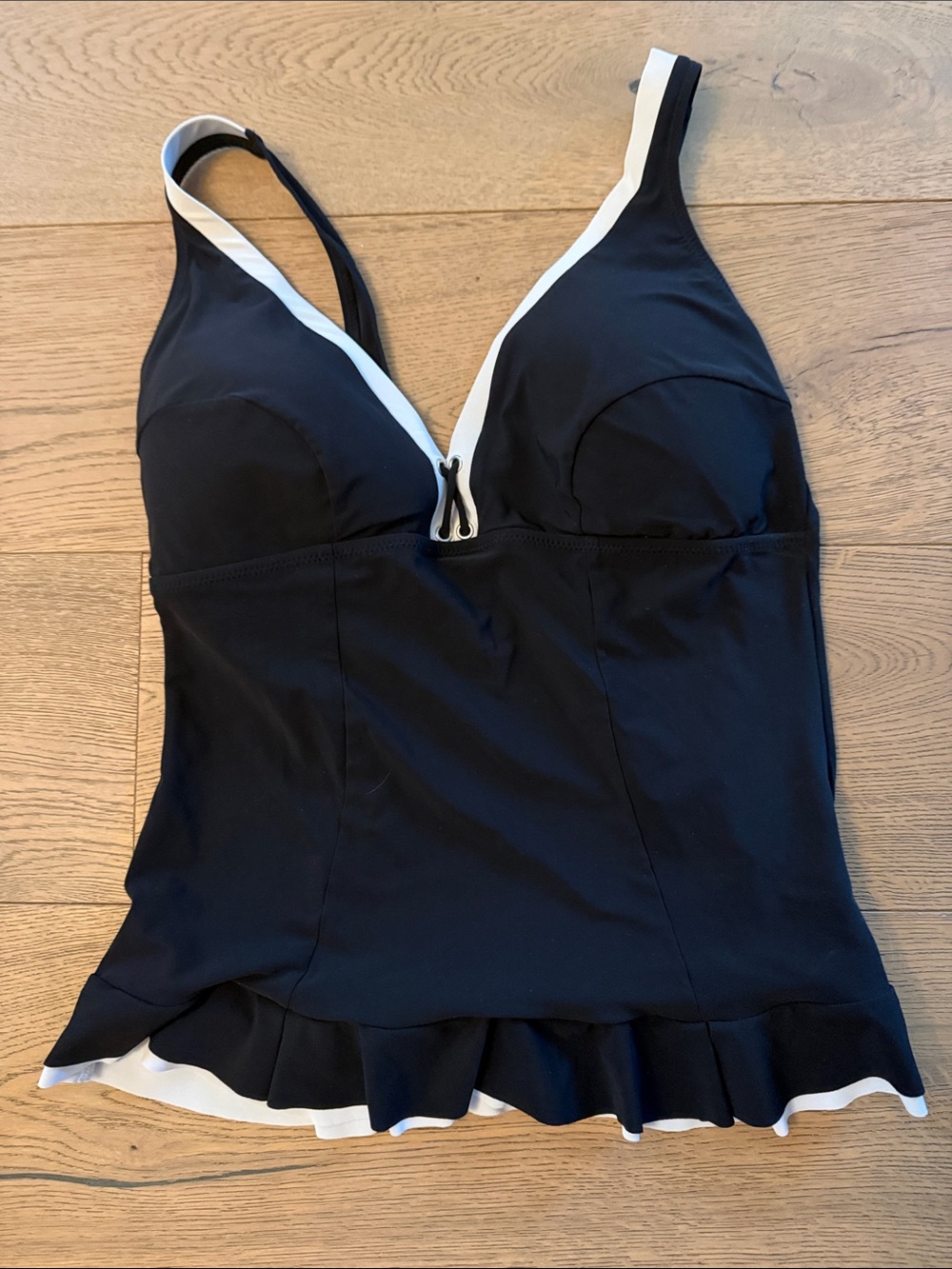 Profile By Gottex Black and White Ruffle Hem Tankini Top